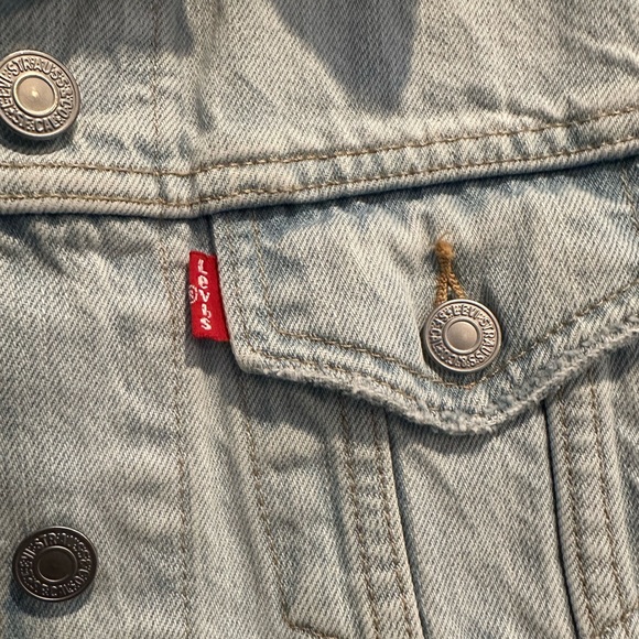 Levi’s Denim Vest - Picture 2 of 4